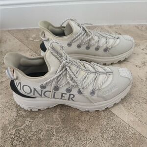Moncler x GORTEX Low-Top Logo Sneakers in Off-White